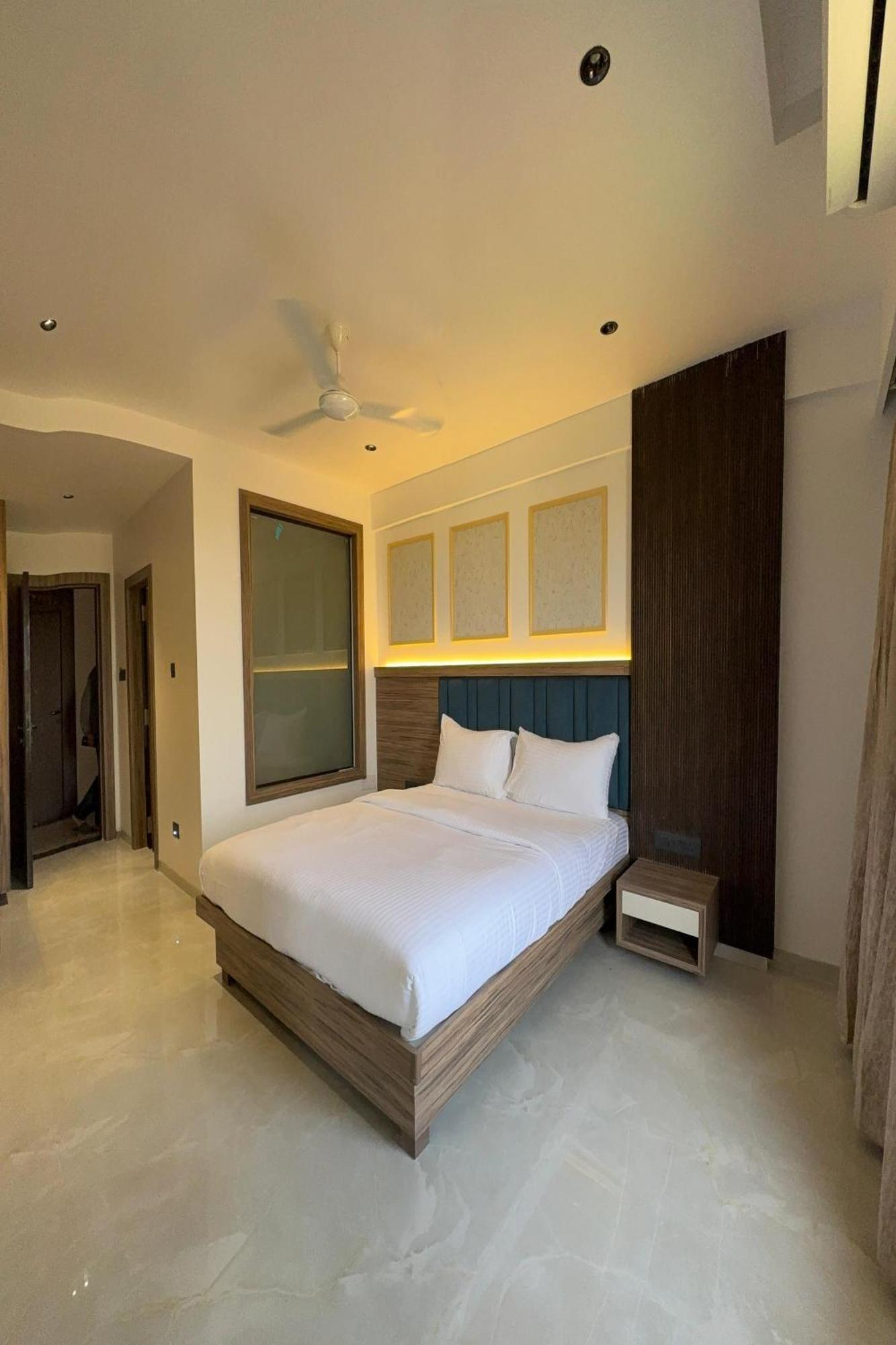 Hotel Kushala Grand, Dombivali Mangrul Exterior foto